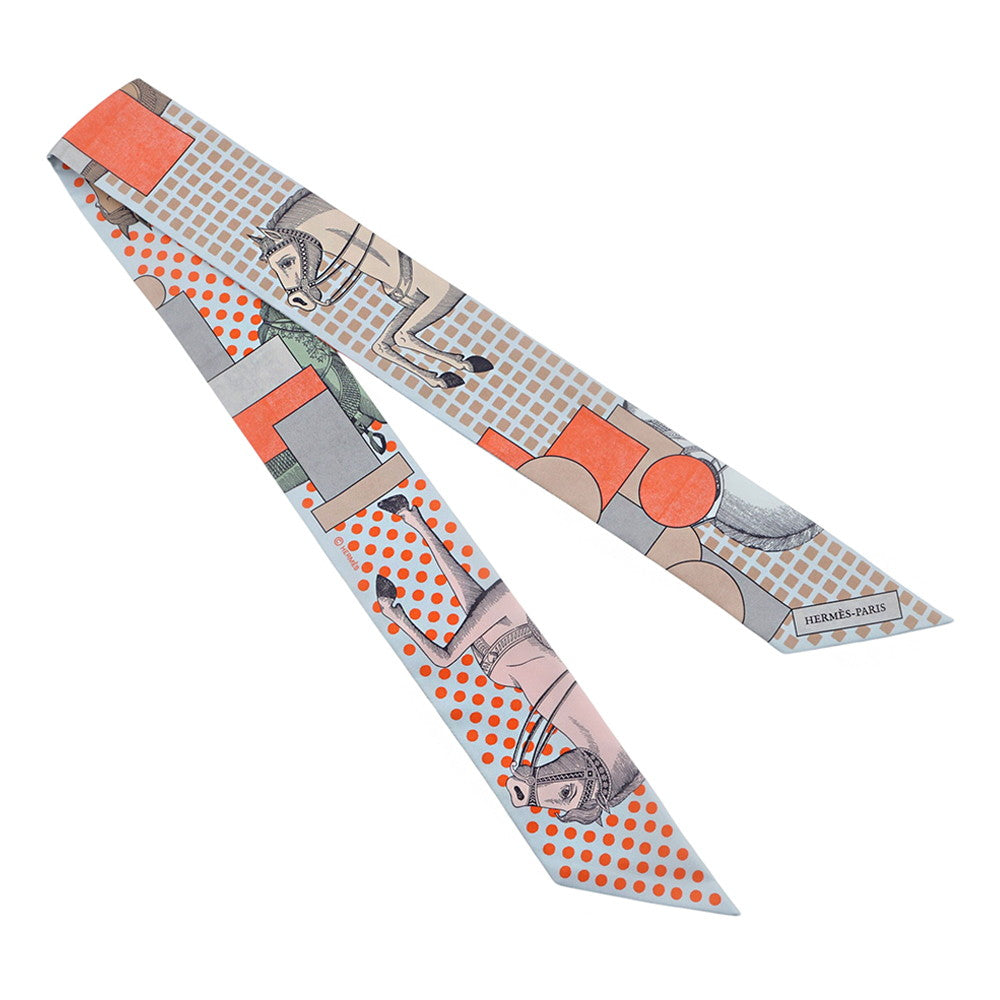 HERMES Twilly Cavalier en Formes Blue・Pearl/Corail/Gray Silk100%