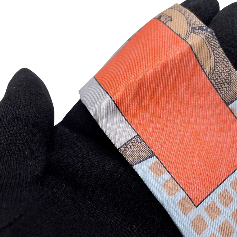 HERMES Twilly Cavalier en Formes Blue・Pearl/Corail/Gray Silk100%