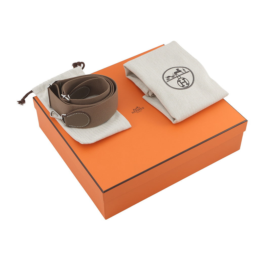 HERMES Evelyne3 Etoupe Taurillon Clemence Size PM