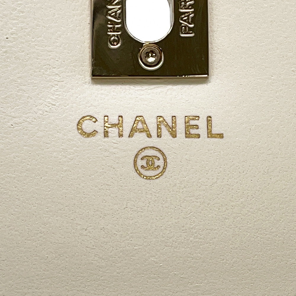CHANEL Matelasse ChainShoulder Bag WhiteAP4299 Lambskin/Rhinestone