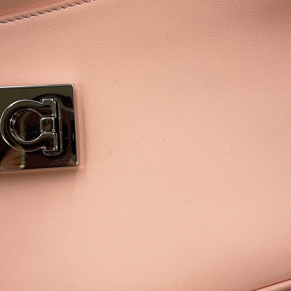 Ferragamo Gancini Archive Camera Case Shoulder Bag Light Pink216292 769549 Leather Size Small
