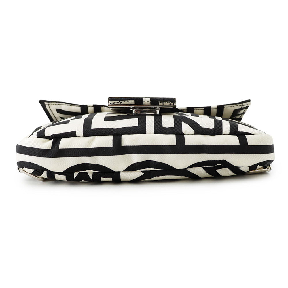 FENDI Mamma Bucket Waist Pouch - Marc Jacobs Collaboration White/Black7AS138 Nylon