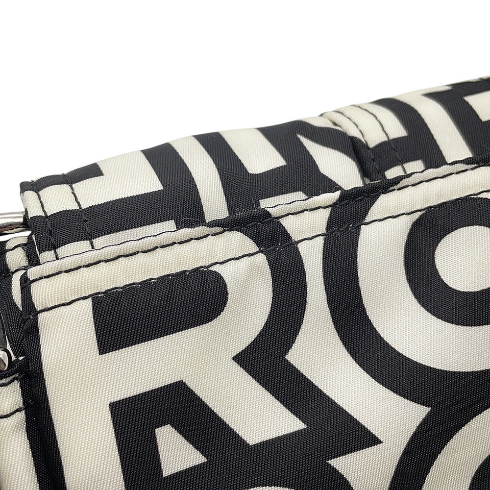 FENDI Mamma Bucket Waist Pouch - Marc Jacobs Collaboration White/Black7AS138 Nylon