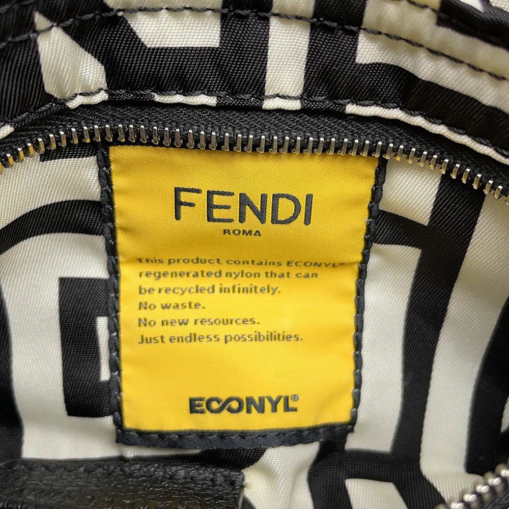 FENDI Mamma Bucket Waist Pouch - Marc Jacobs Collaboration White/Black7AS138 Nylon