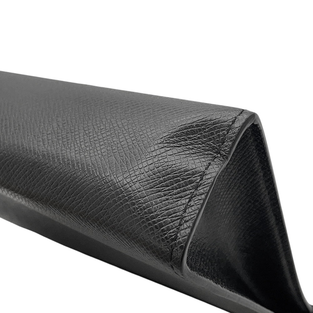 LOUIS VUITTON Pochette Voyage NoirM30450 Taiga Leather