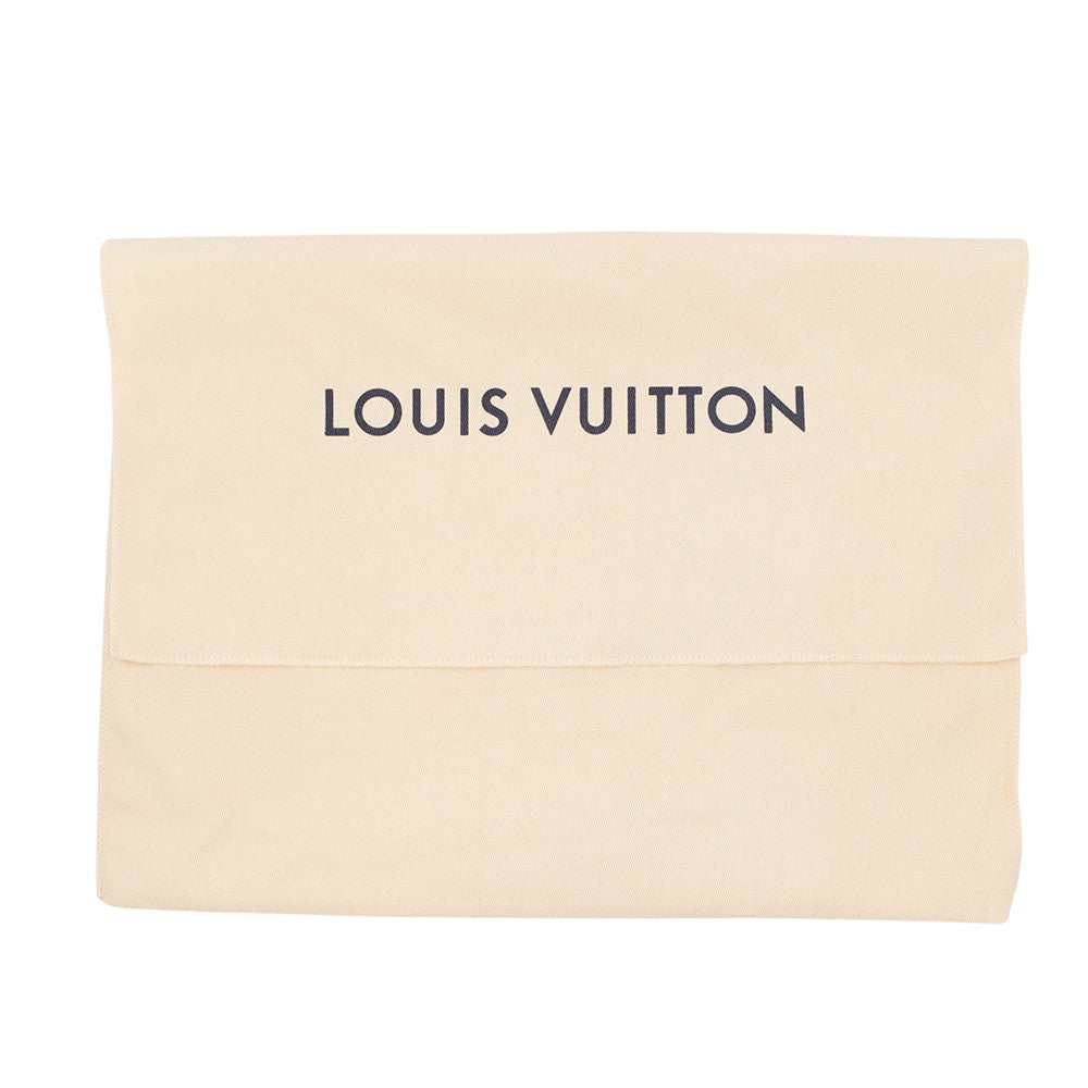LOUIS VUITTON Pochette Voyage NoirM30450 Taiga Leather