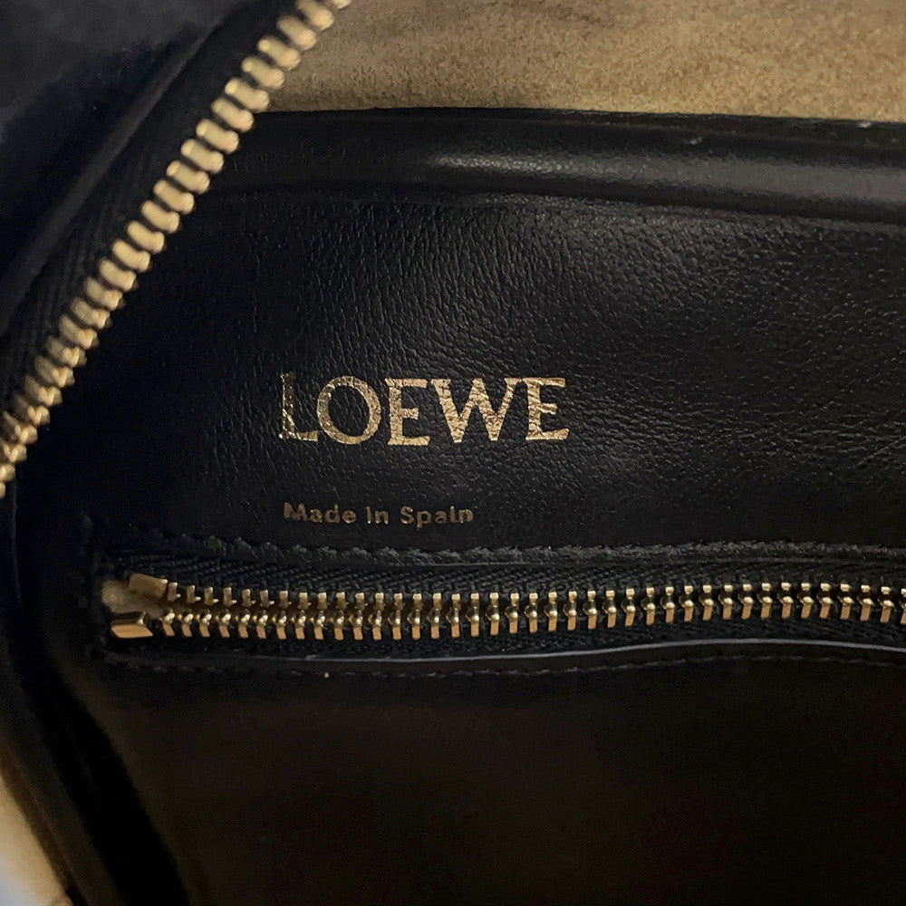 LOEWE Amazona Square BlackA039N10X03 Calf Leather Size 19