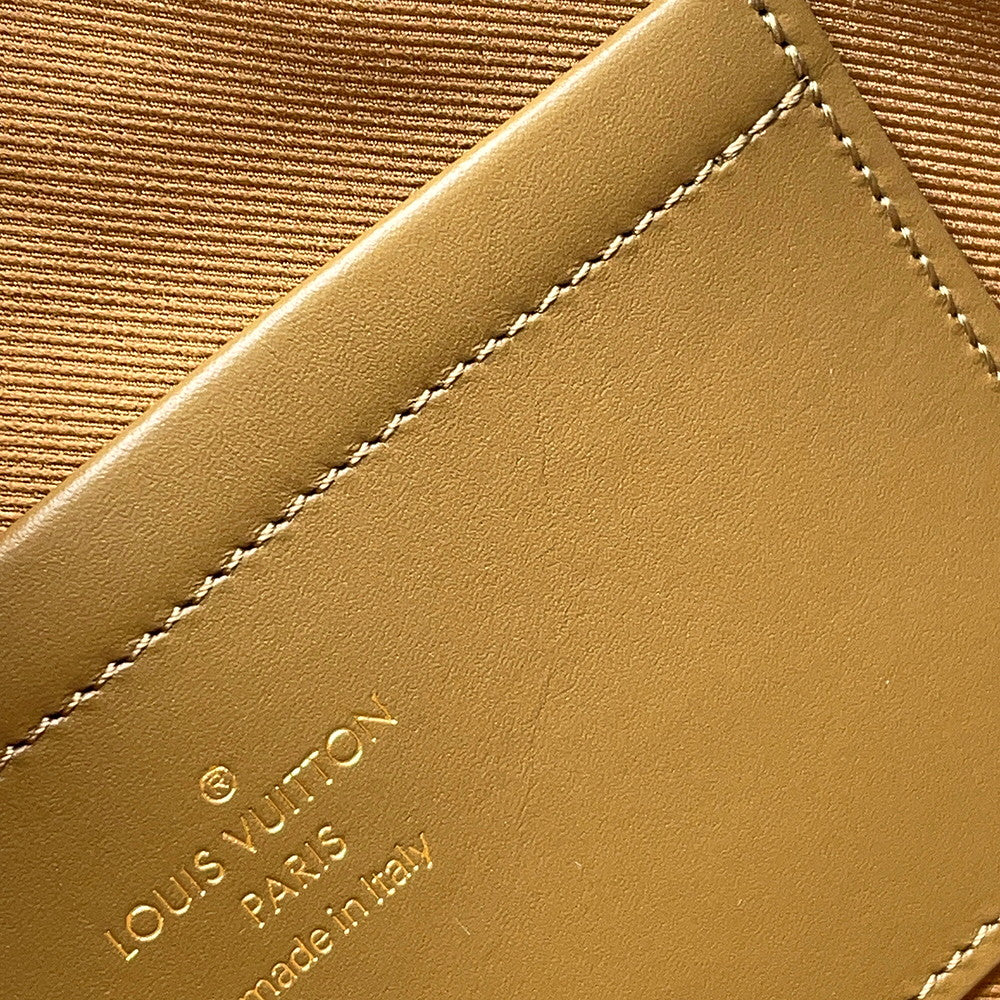 LOUIS VUITTON Utility/Crossbody BrownM80446 Monogram