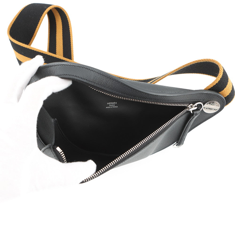 HERMES Petite course Black Epsom