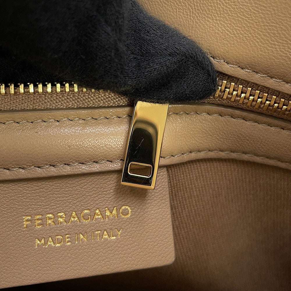 Ferragamo Beach Handbag Beige214988 765805 Canvas Size Small