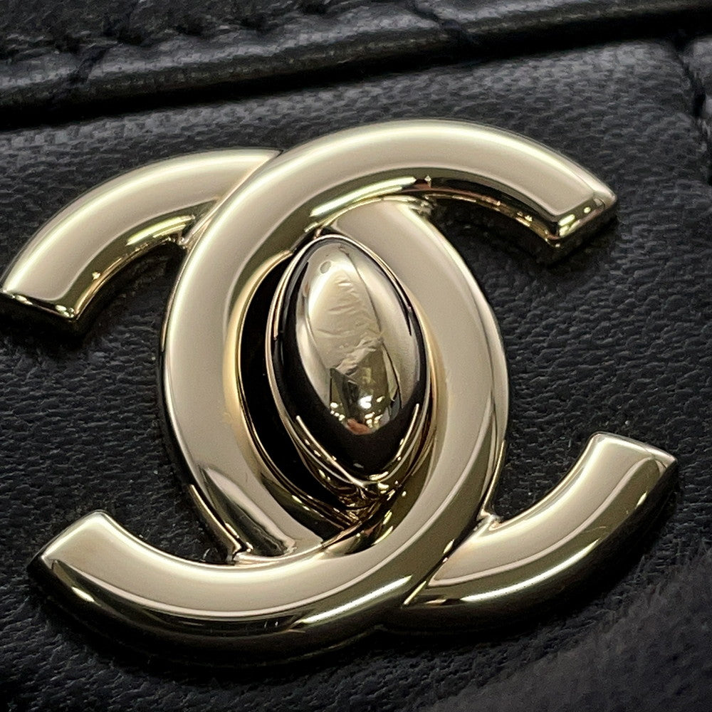 CHANEL Matelasse Heart Chain Shoulder Bag BlackAP2784 Lambskin