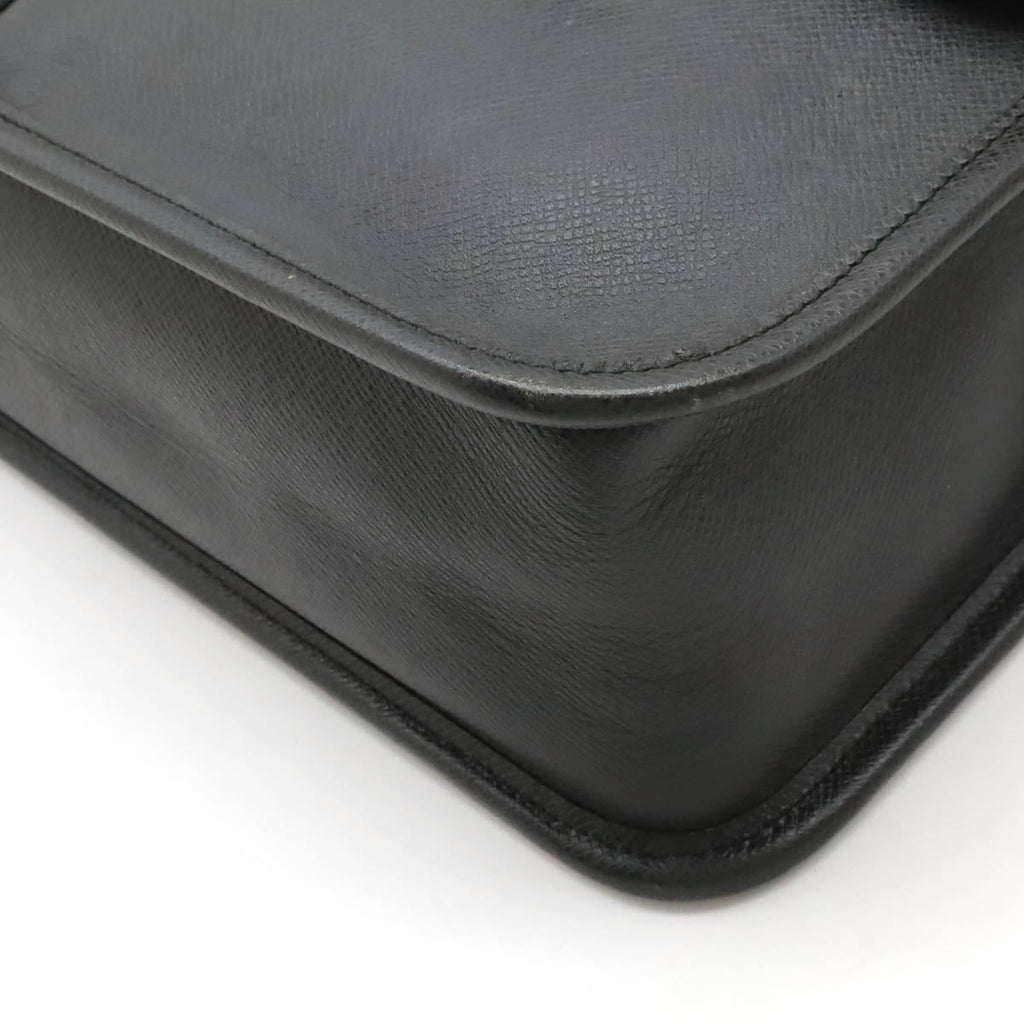Louis Vuitton Taiga Alexei Shoulder Bag M32472