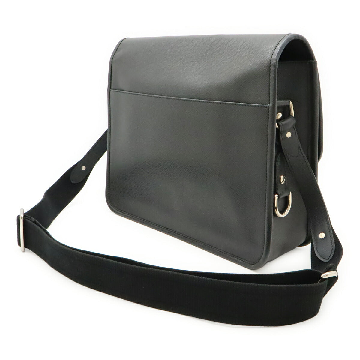 Louis Vuitton Taiga Shoulder Bag