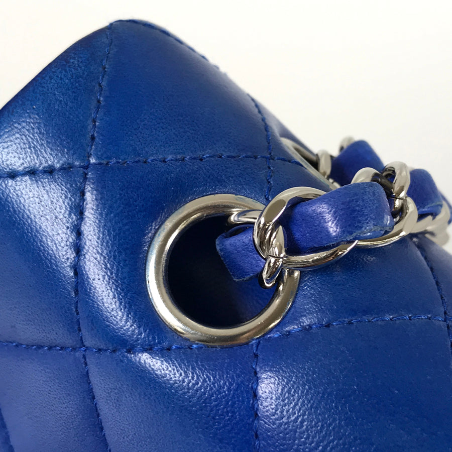 CHANEL Matelasse 25 Shoulder bag