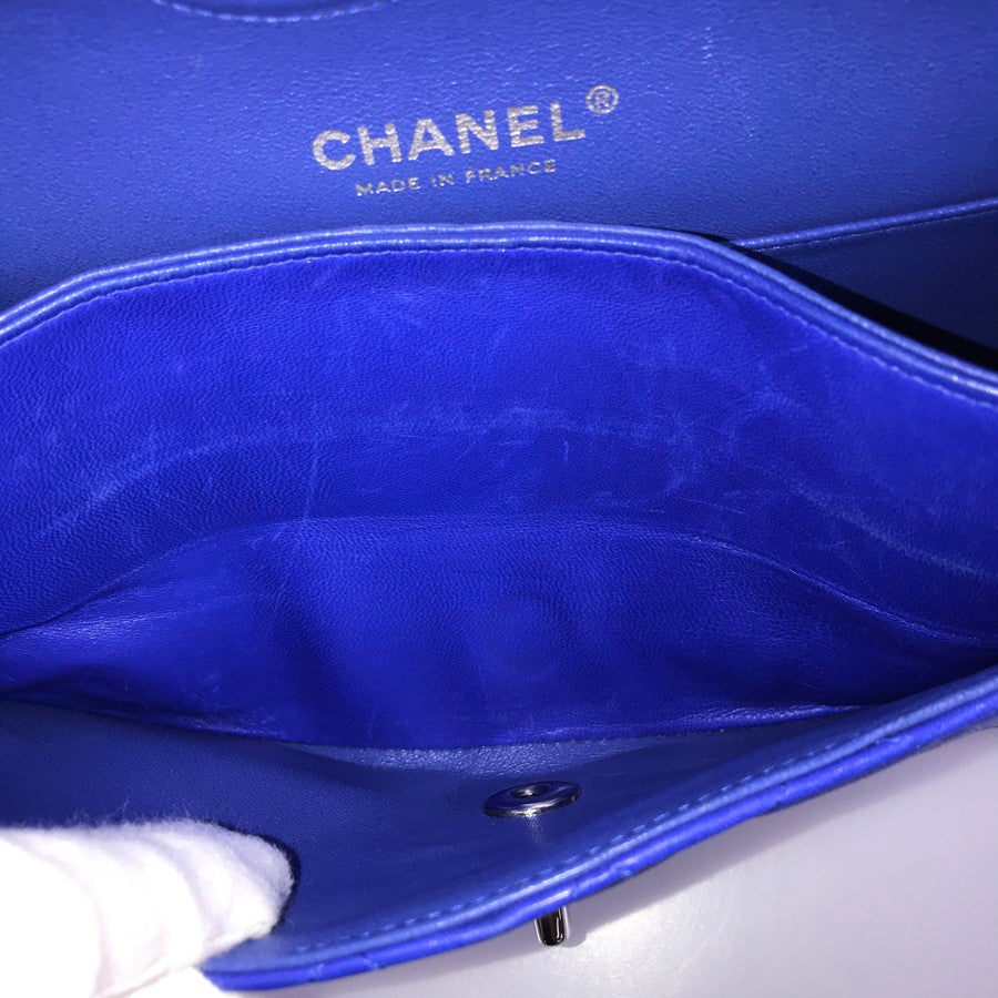 CHANEL Matelasse 25 Shoulder bag