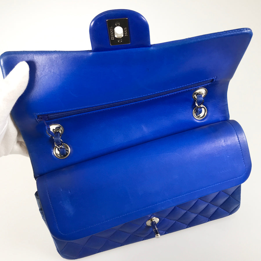 CHANEL Matelasse 25 Shoulder bag