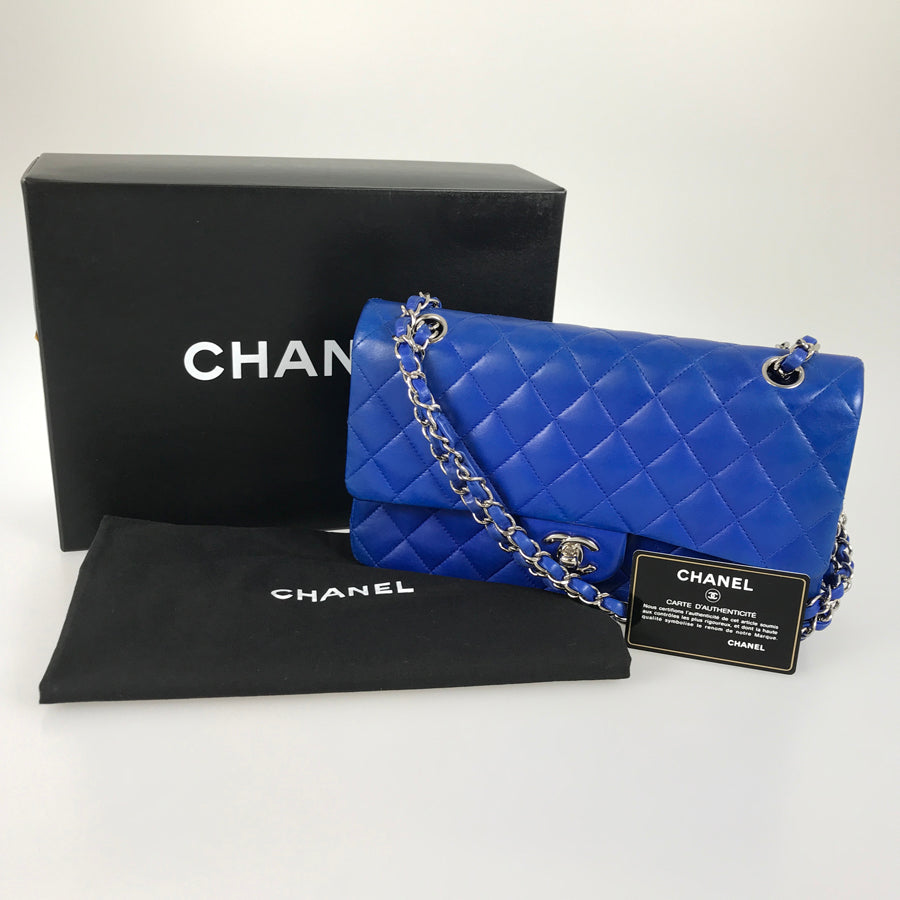 CHANEL Matelasse 25 Shoulder bag