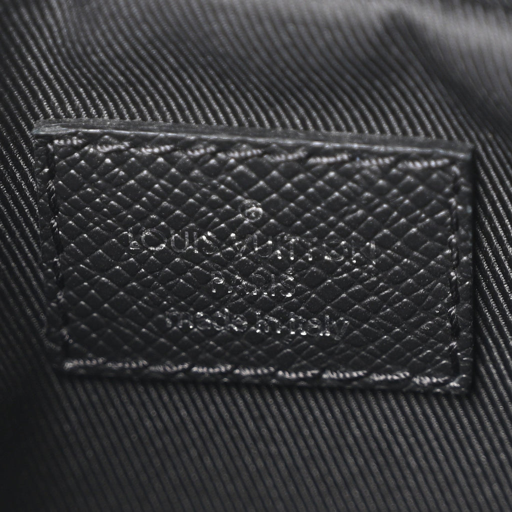 Taiga Monogram Eclipse Outdoor Messenger Black