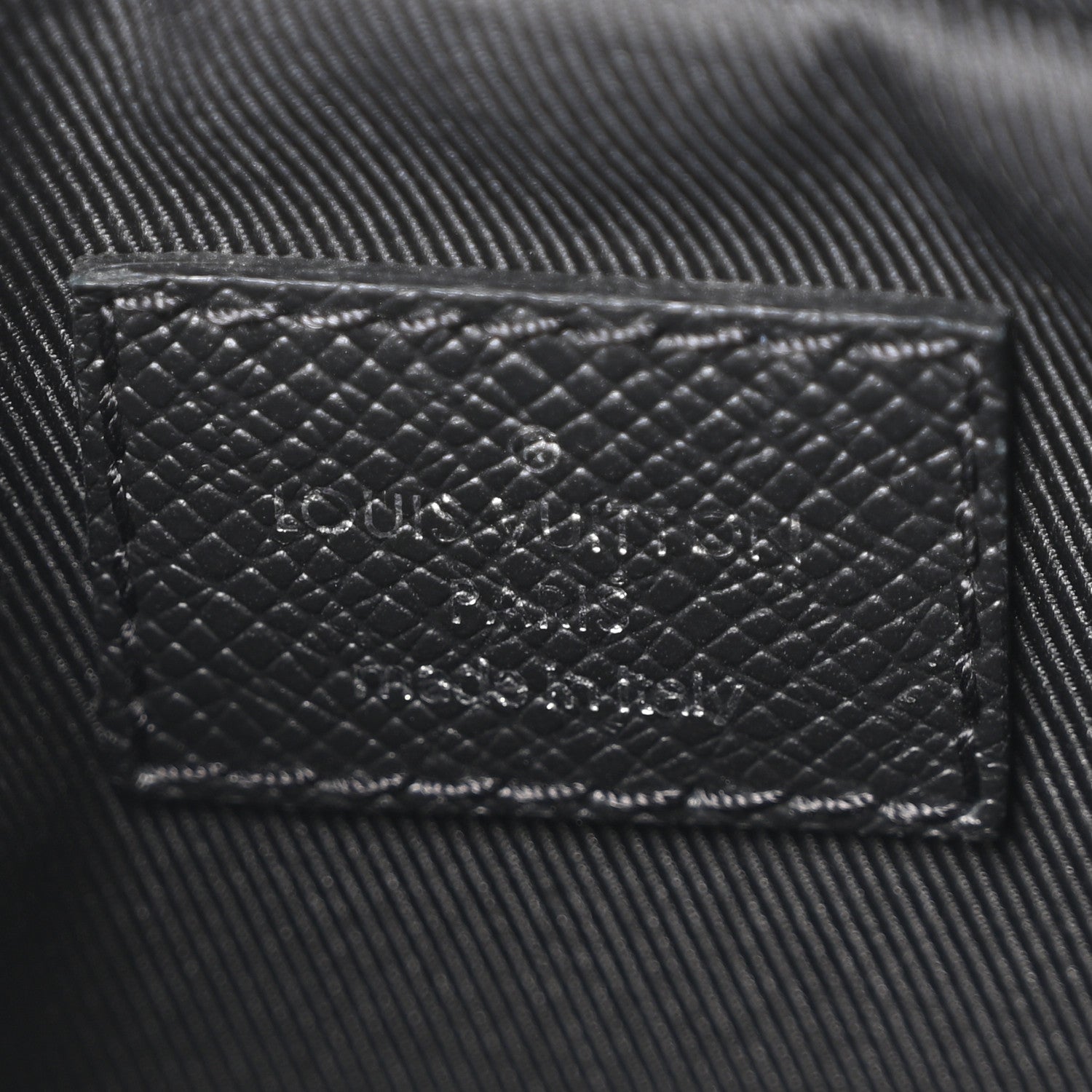 Taiga Monogram Eclipse Outdoor Messenger Black