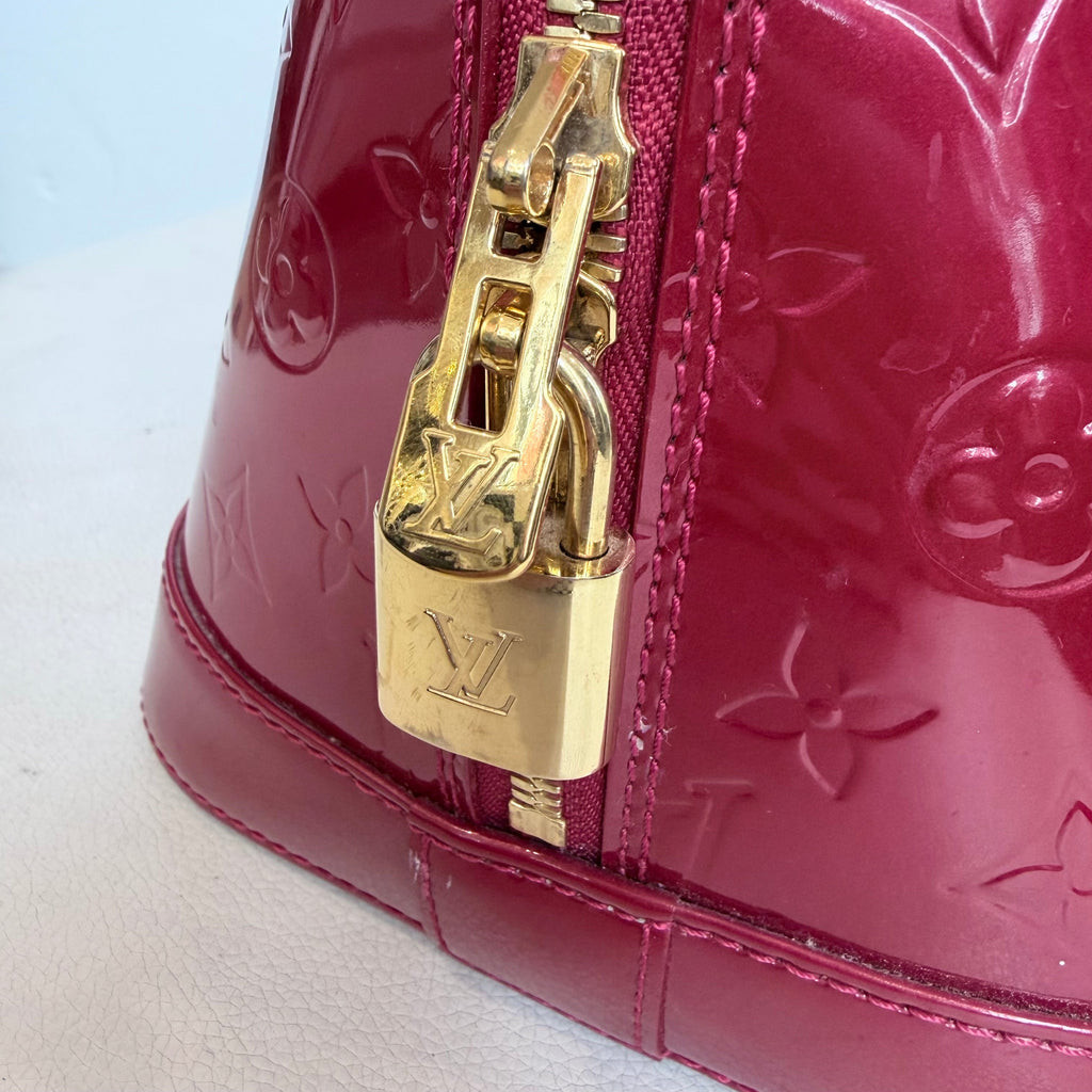 LOUIS VUITTON Vernis Alma MM Pomme D'Amour