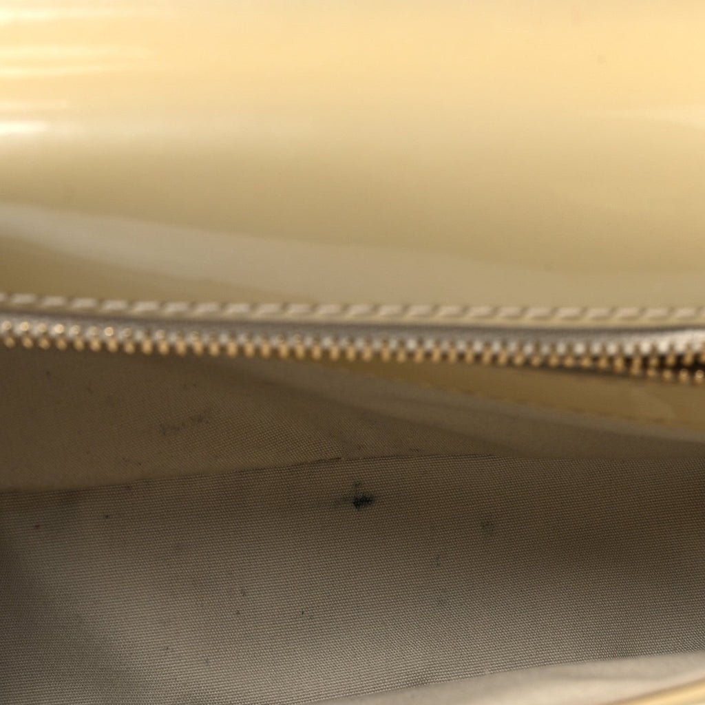 Patent Sobe Clutch Beige Poudre