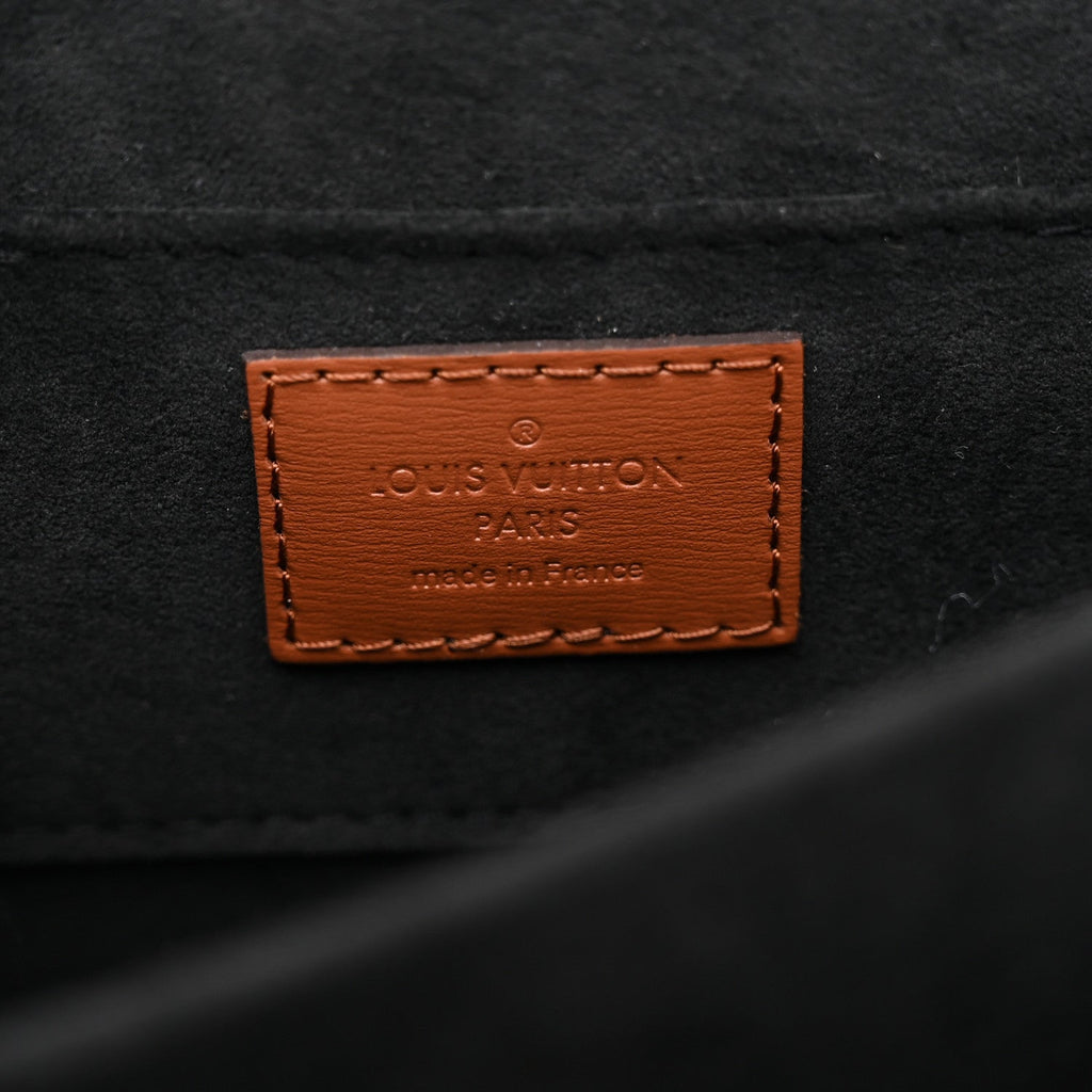 Reverse Monogram Dauphine Mini