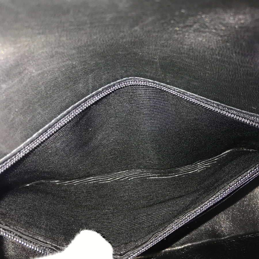 CHANEL Diana 22 Shoulder bag