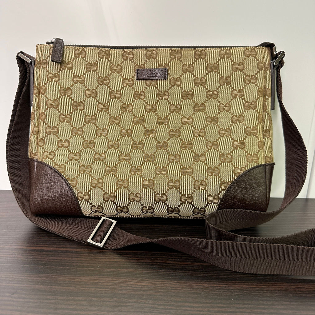 Gucci GG Canvas Messenger Bag Beige Shoulder Vintage Auth LB120847