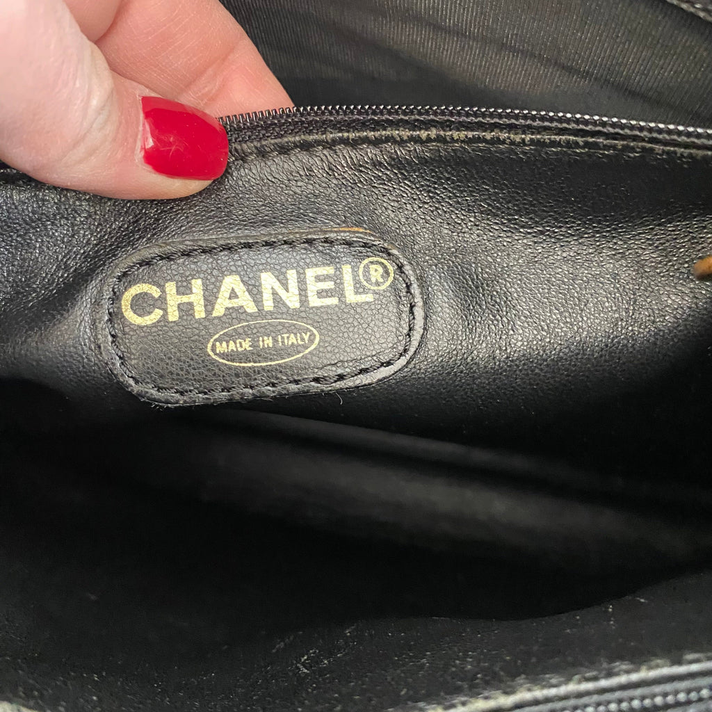 CHANEL Logo Caviar Black Leather Tote Shoulder Bag
