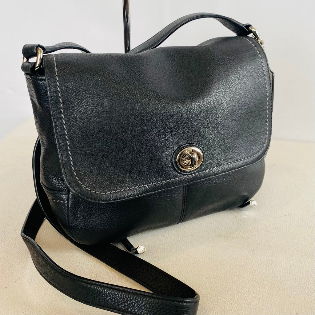 COACH Park Taylor Black Flap Turnlock Crossbody Bag No.F23663