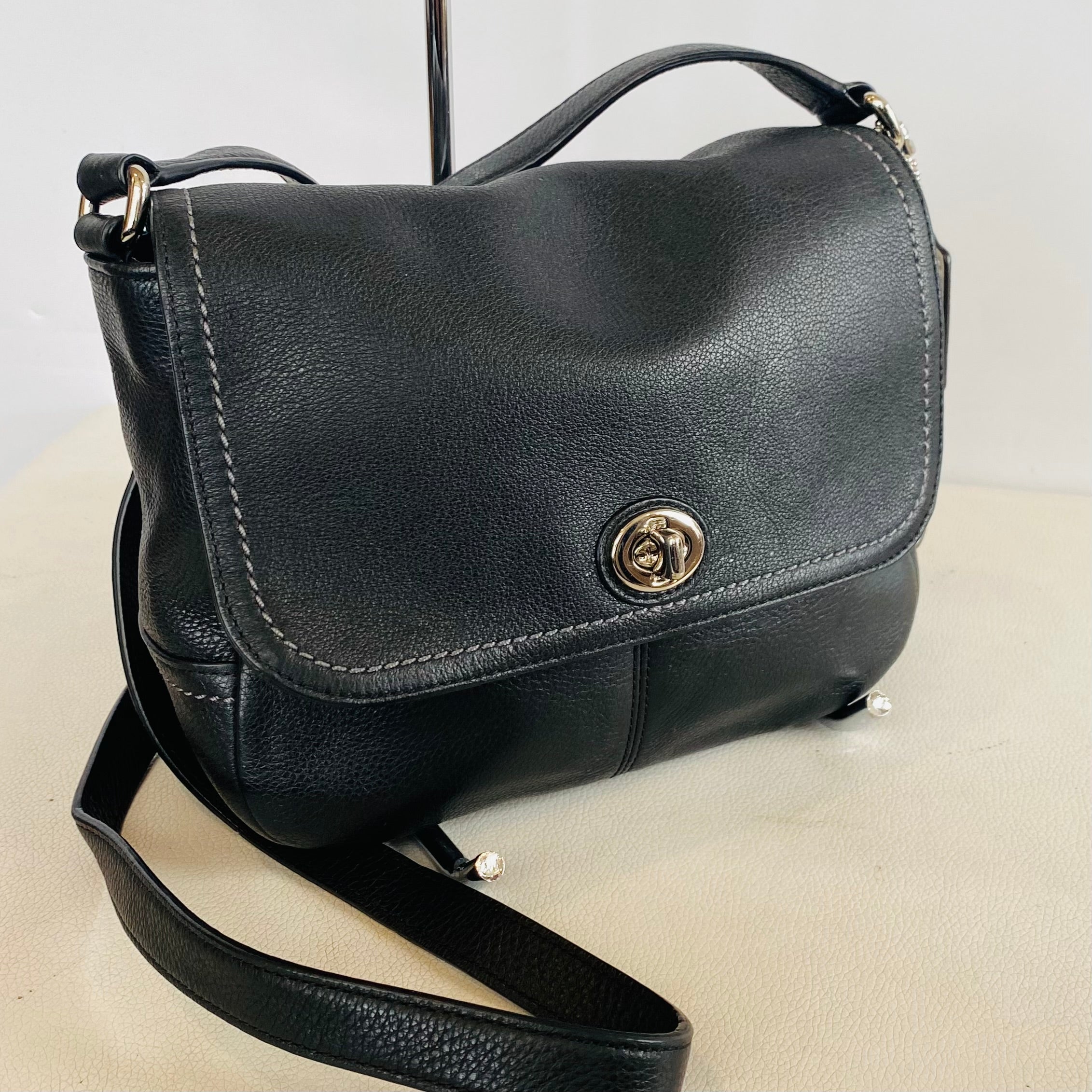 COACH Park Taylor Black Flap Turnlock Crossbody Bag No.F23663