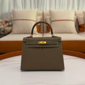HERMES Kelly 25 Etoupe with Gold Hardware Epsom Leather (Stamp B)