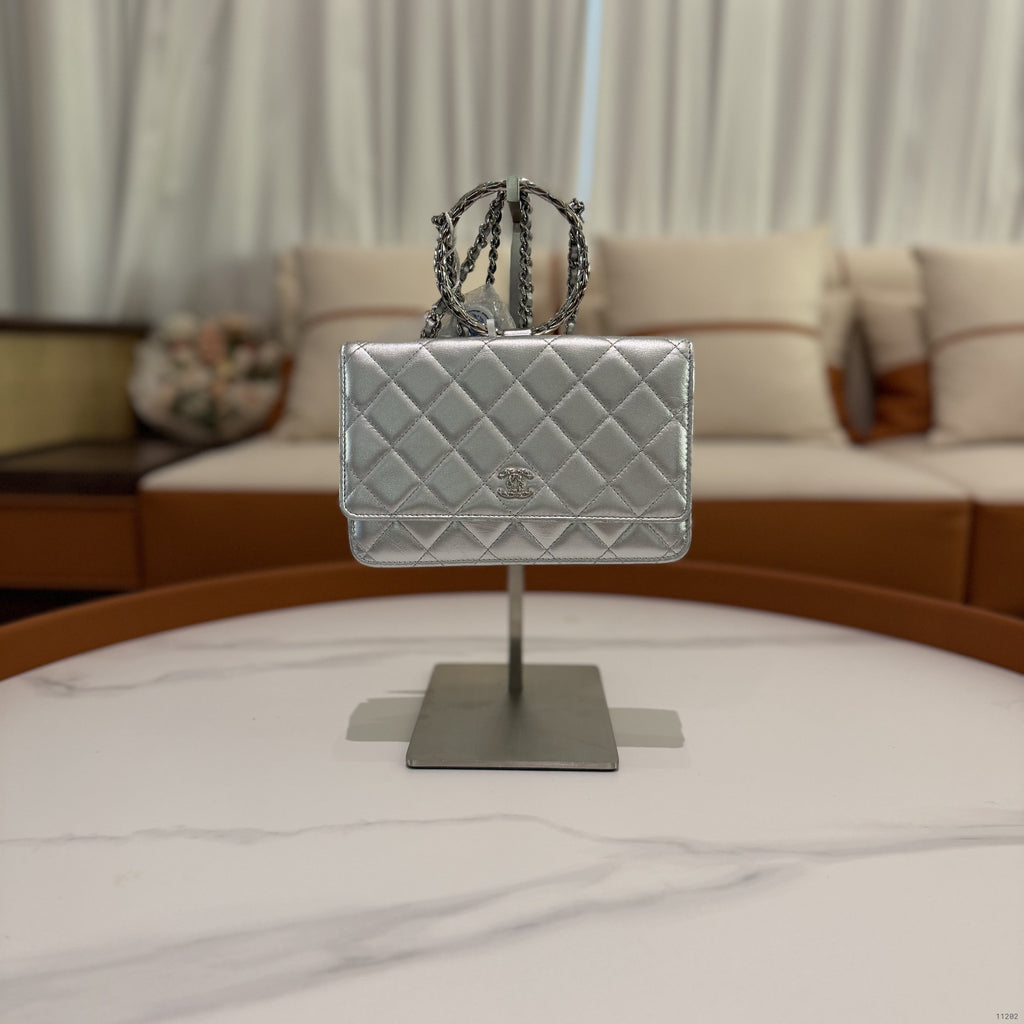 CHANEL WOC Silver Round-Ring Chain Wallet