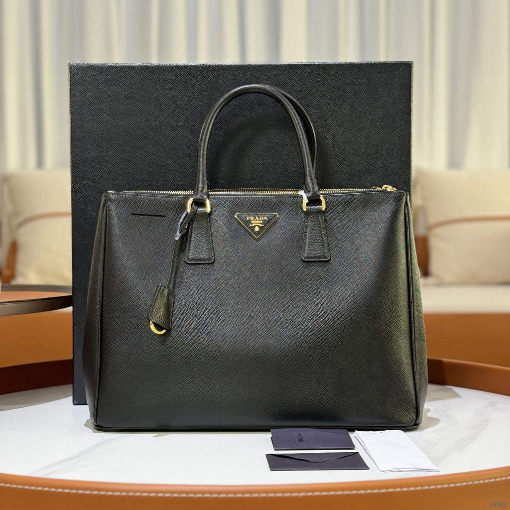 PRADA LARGE PALLERIA BAG