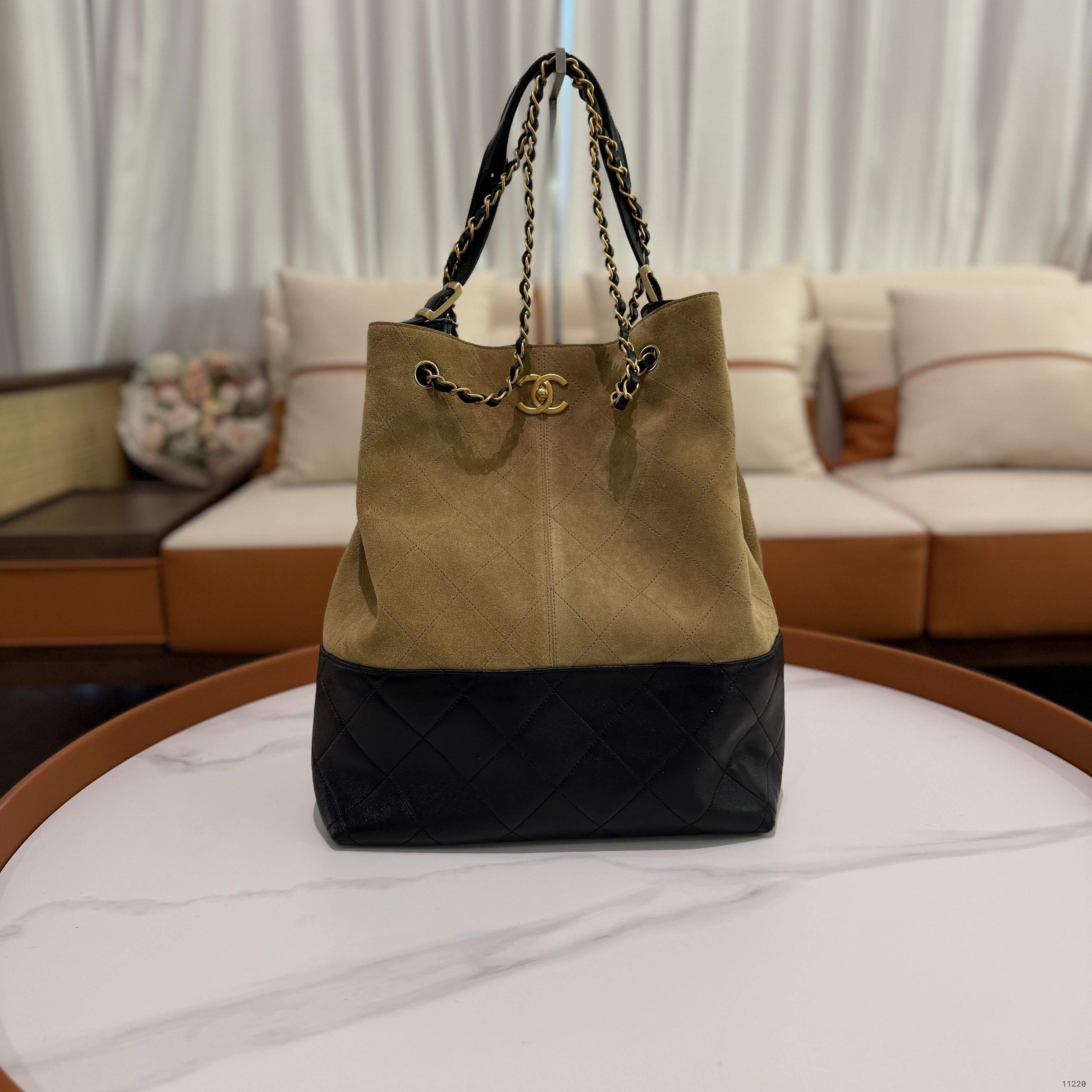 CHANEL 25A Hobo Suede & Black Vertical Quilted Handbag with Gold Chain