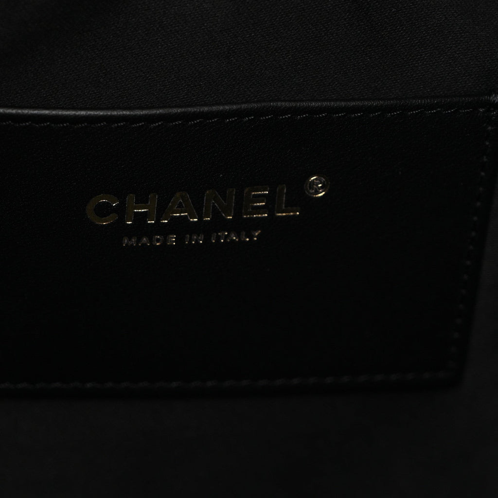 Caviar Quilted Medium Chanel 25 Handbag Black