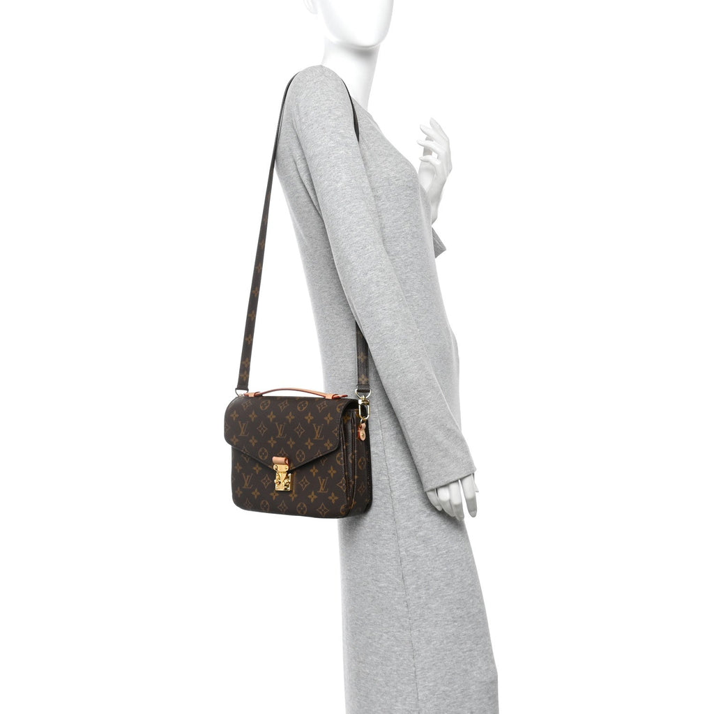 Monogram Pochette Metis