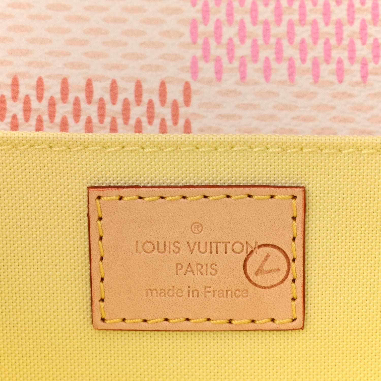 Damier Giant Pochette Metis East West Peach