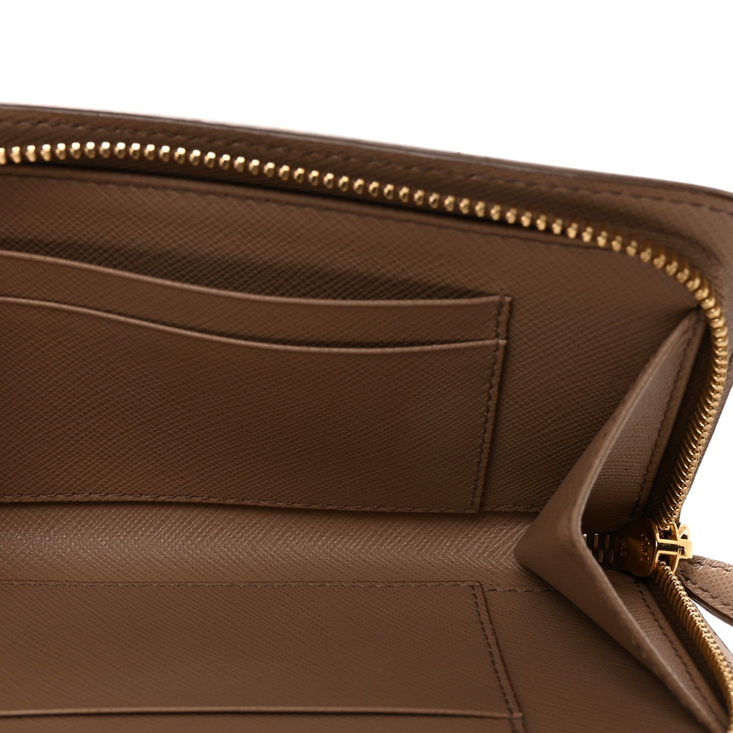 Saffiano Chain Wallet Cammeo