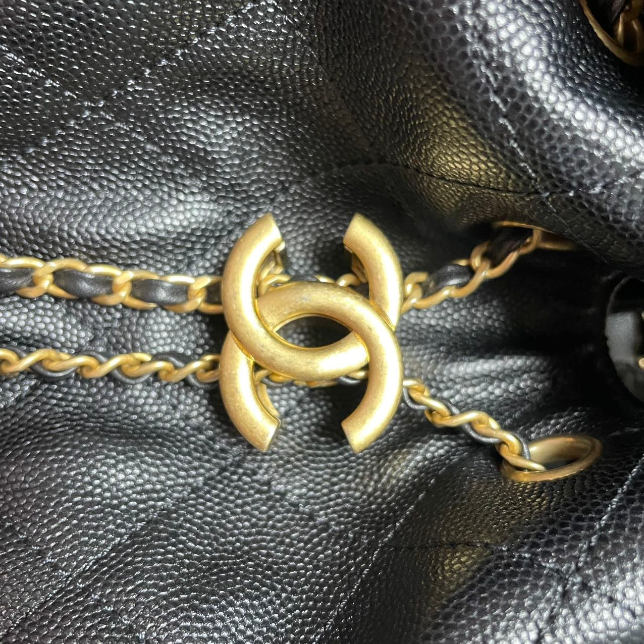 Chanel 25 Medium Caviar Gold-Tone Black 2025