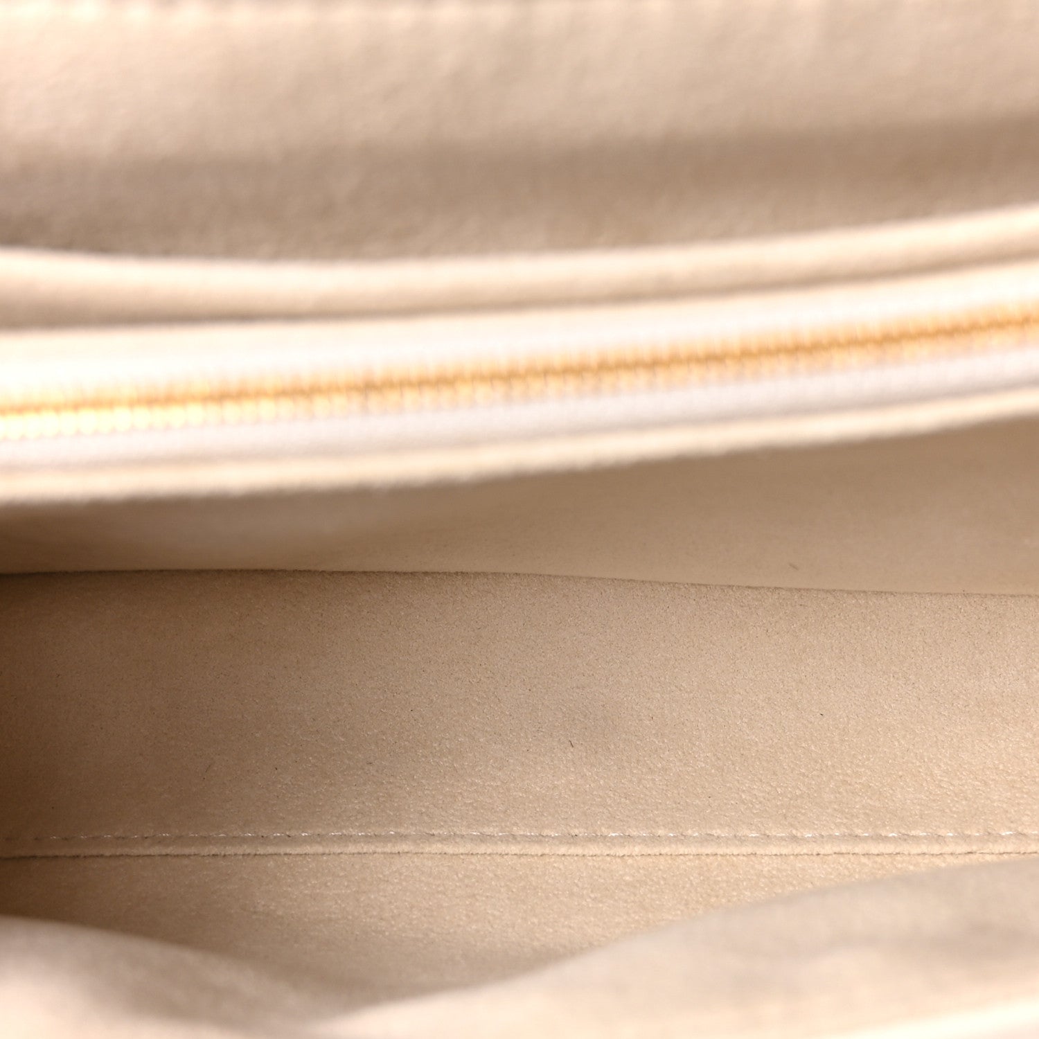 Calfskin New Wave Chain Bag MM NM Ivory