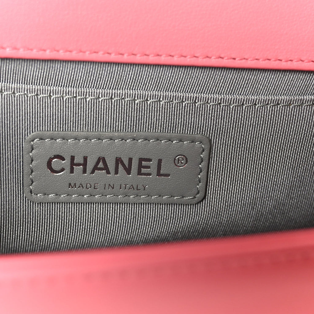 Lambskin Chevron Quilted Medium Boy Flap Pink