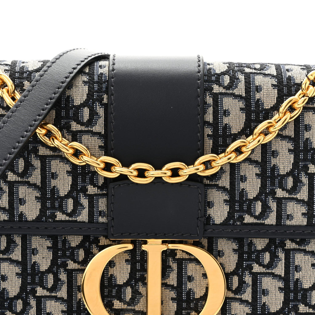 Oblique 30 Montaigne Chain Flap Bag Blue