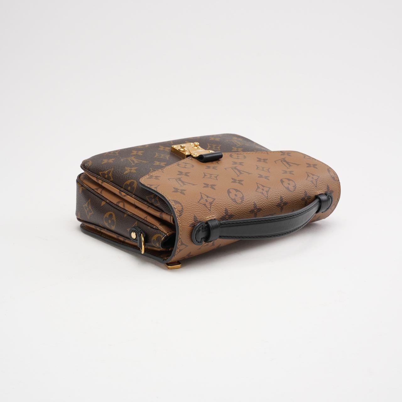 Louis Vuittion Pochette Métis Monogram Reverse Canvas 2016