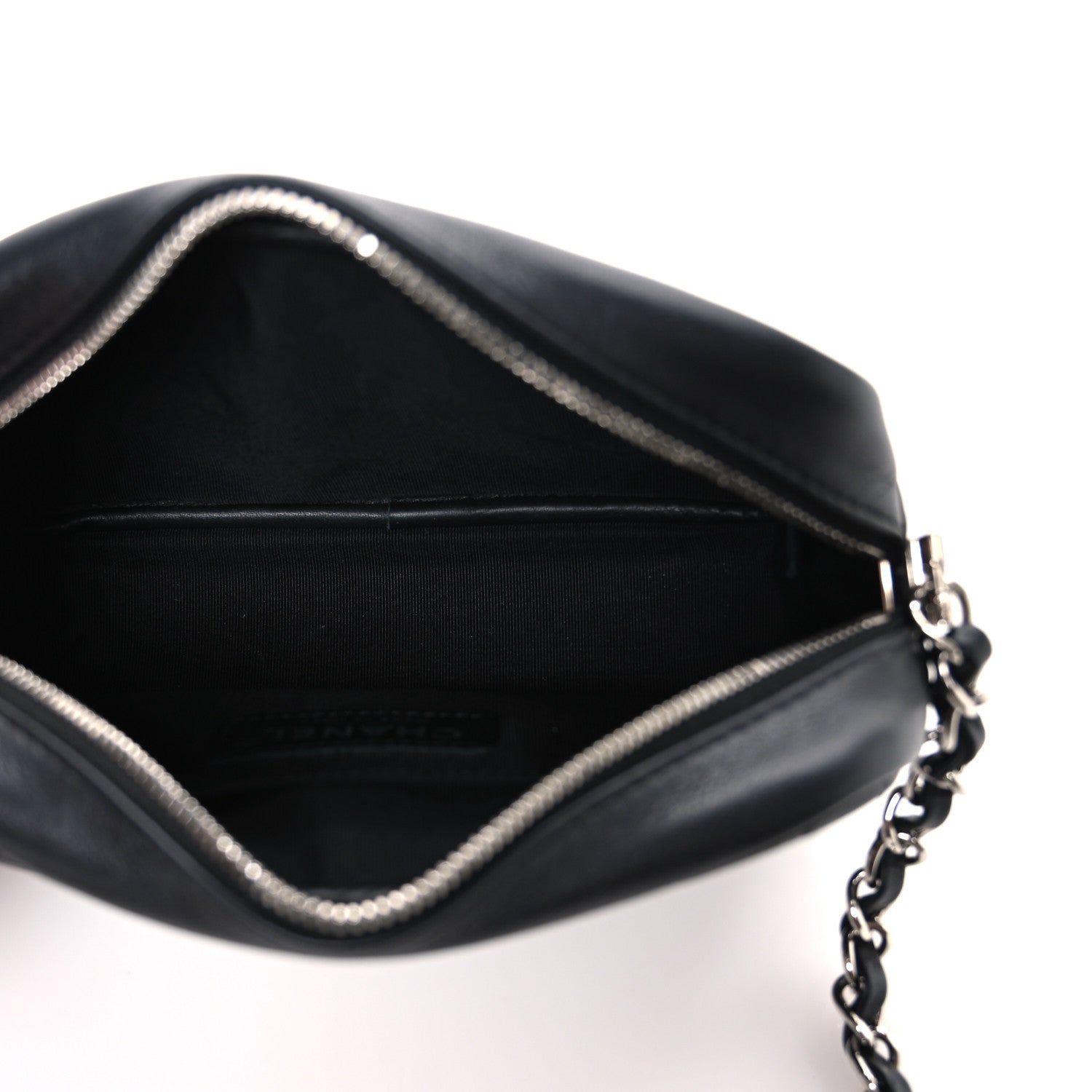 Calfskin Diagonal Chevron Quilted Tassel Camera Case Black