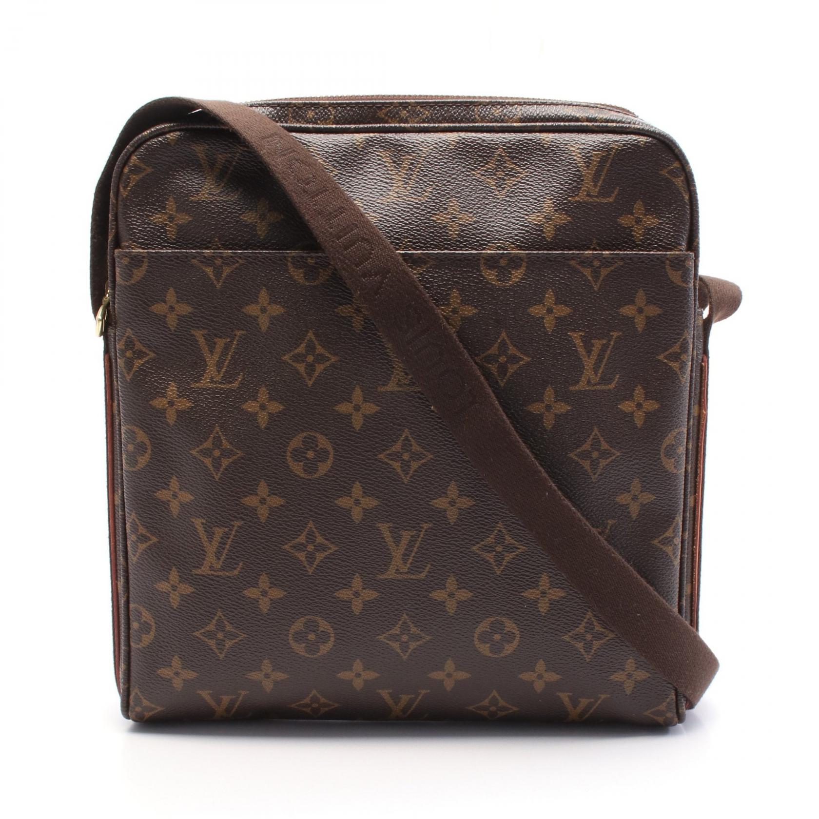 Louis Vuitton Trotteur Beaubourg Monogram Shoulder Bag
