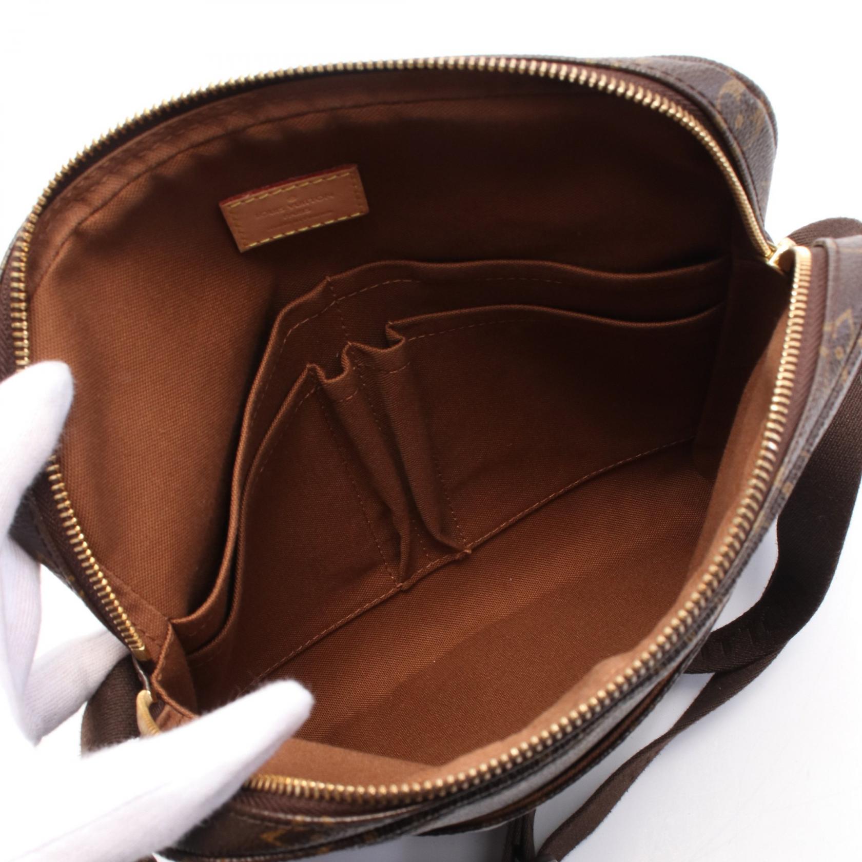 Louis Vuitton Trotteur Beaubourg Monogram Shoulder Bag