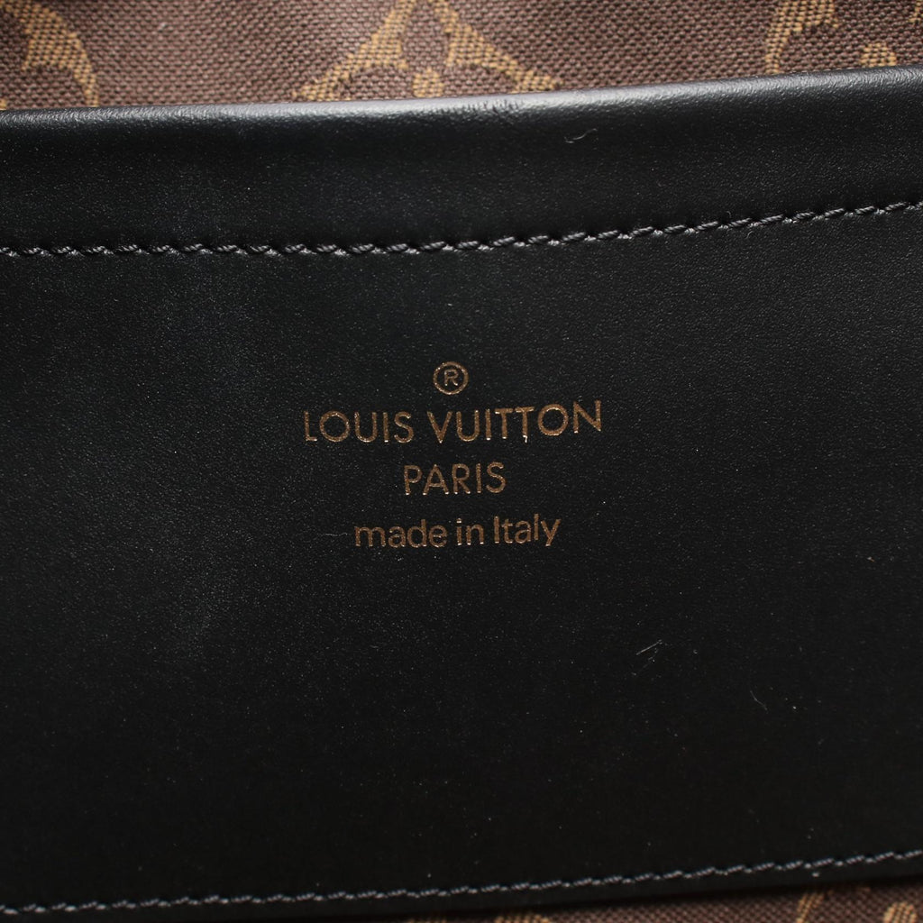 Louis Vuitton Utility Crossbody Leather Shoulder Bag