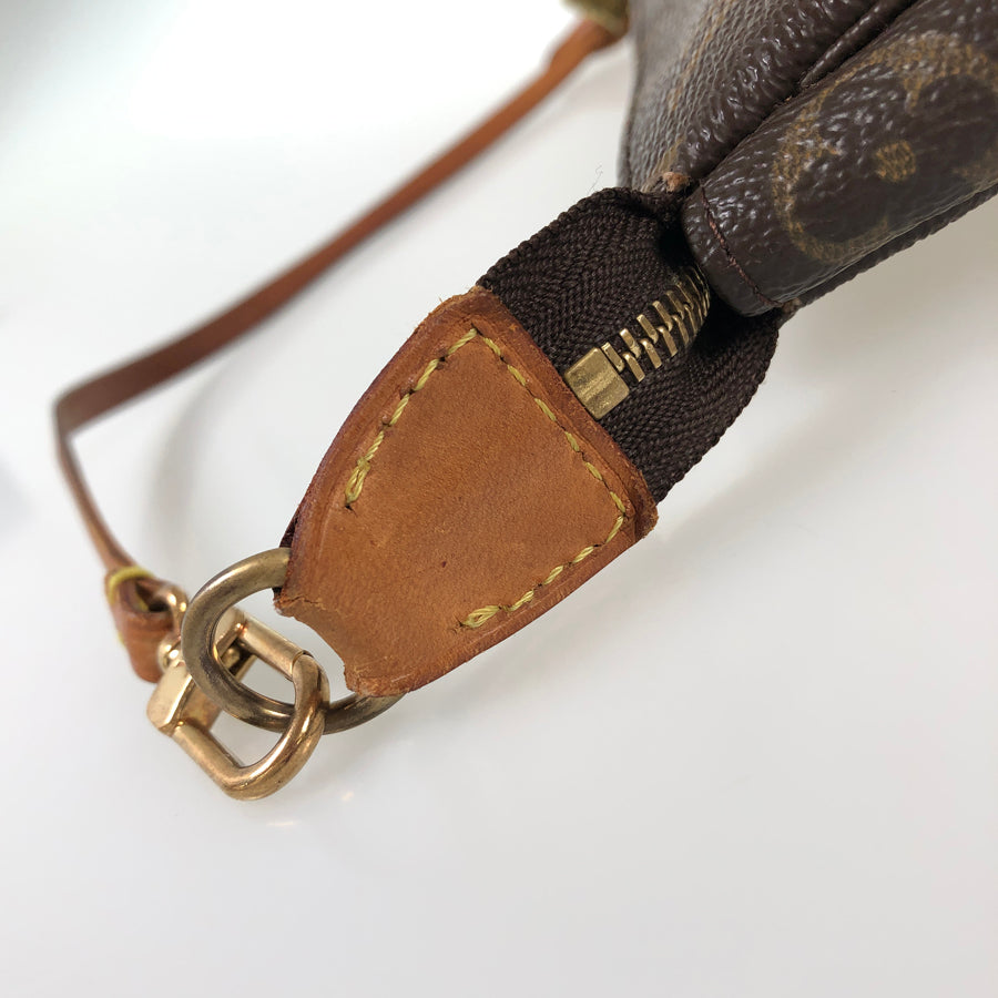 LOUIS VUITTON Monogram Pochette Accessoires M51980 Pouch