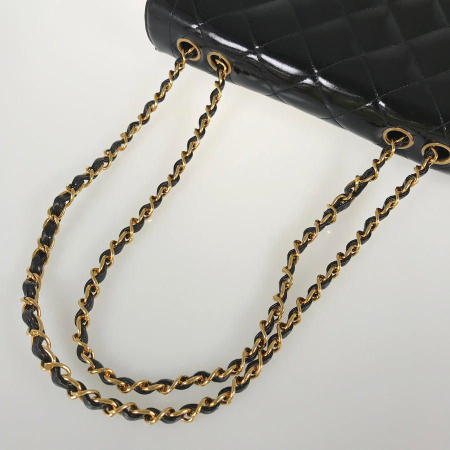 CHANEL Matelasse 25 Shoulder bag